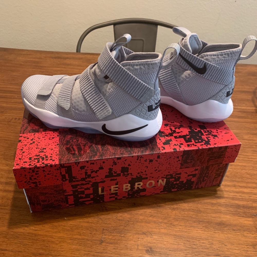 Nike Lebron Soldiers